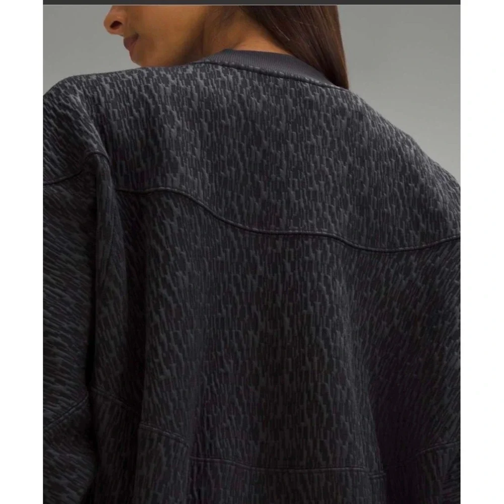 100-Lululemon Textured Jacquard Crewneck Pullover-Black / Obsidian